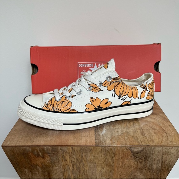 WMNS CHUCK 70 LOW 'VINTAGE FLORAL' - Picture 3 of 4